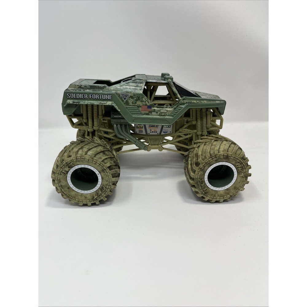 Monster Jam Soldier Fortune Green Monster Truck 1:64